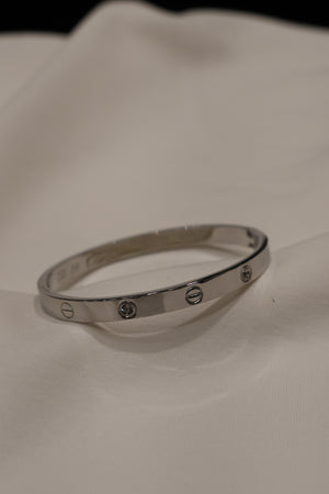 Bangle bracelet