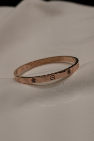 Bangle bracelet