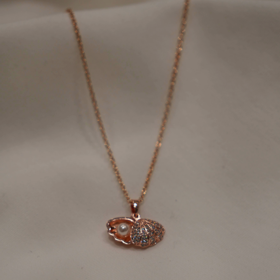 Pearl Rose Gold Necklace with Chain