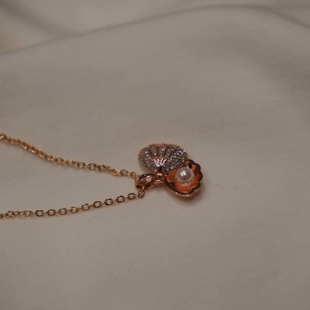 Pearl Rose Gold Necklace with Chain